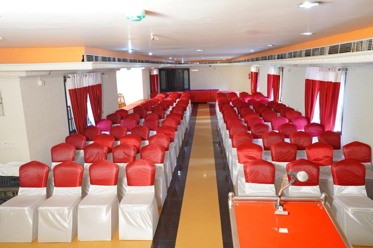 Gd International Redfort Nilambur Luaran gambar