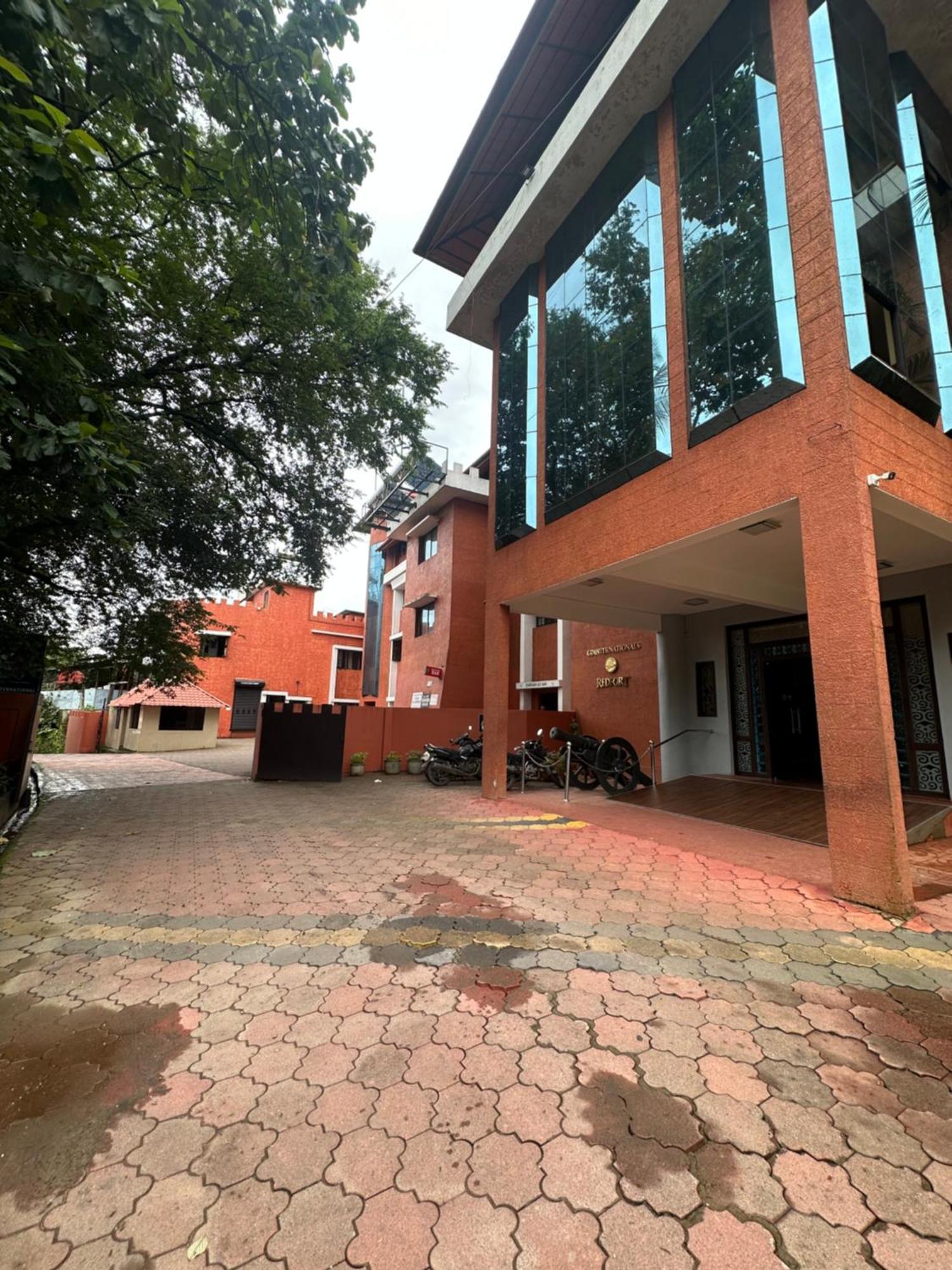 Gd International Redfort Nilambur Luaran gambar